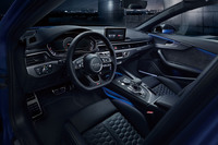 新型「アウディRS 4アバント」が日本上陸の画像