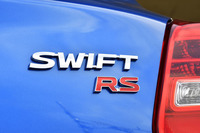 バッジは「RS」だがグレード名は「RSt」。RSを名乗るスイフトはこのほか、標準型「RS」と「ハイブリッドRS」がある。