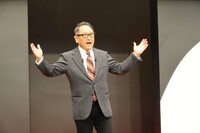 「モリゾウは大の負け嫌いです！」と切り出したトヨタの豊田章男会長。社長の座を退いてもモータースポーツへの情熱が冷めないことを強く印象づけた。