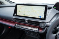 ディスプレイオーディオは「Z」グレードが12.3インチでその他グレードが8インチ。オプションで内蔵ナビゲーションも使える。