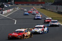 GT500クラスのスタートシーン。