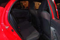 ホイールベースは先代のものに比べ40mm長くなっている。