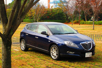 かつての愛車だった欧州のオシャレ牛丼カー「ランチア・デルタ1.6マルチジェット」。1.6リッター直4ディーゼルを搭載しているのも超どストライクで、私はこのデルタを“スーパー節約号”と命名した。