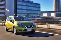 日産ノートe-POWER X