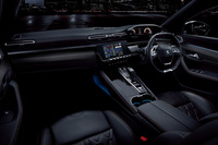 「508／508SW」のインテリア。従来オプションアイテムだった電動ナッパレザーシートが全モデルに標準装備された。