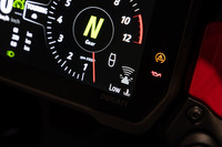 前走者との距離は4段階で調整可能。車速ともども、停車時にあらかじめ設定できるほか、走行中にも調整が可能となっている。