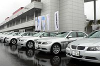 【Movie】“駆けぬける歓び”教えます！ 〜「BMWドライバー・トレーニング2006」始まる（前編）