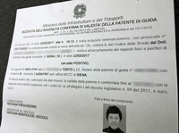 健康診断の受診後に発行された、それを受けた旨の証明書。これさえあれば、新しい免許が届かなくても60日間は運転できる。