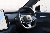 「ボルボEX30」のエントリーグレードに快適性を高めた特別仕様車の画像