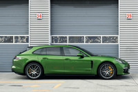 「パナメーラGTSスポーツツーリスモ」