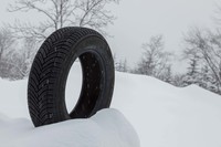 「ミシュラン・クロスクライメート」では、シャーベット状の雪道や圧雪路のほか、高速道路の冬用タイヤ規制区間が走行できる。（※全車チェーン規制の際は、スタッドレスタイヤを含むすべてのタイヤでチェーン装着が必要）