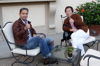 自動車ジャーナリストの清水和夫さん（右）と。