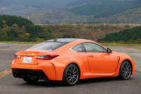 レクサスRC F／RC F“カーボン エクステリア パッケージ”／RC350“Fスポーツ”【試乗記】の画像