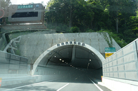 第7回：圏央道開通!!　ただし7割（その6）真下から見上げていた道を走るの画像