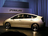 一見、旧型にも似てるんだけどね。その立体感っつうか、塊感はダンゼン上！