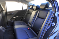 後席を可能な限り後方に配置することにより、ホンダの歴代5ナンバーセダン中、最大となる後席の前後間隔を確保した。