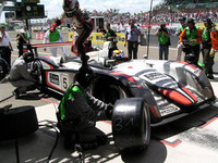 最後のドライバー交換前。2位に約1周離してのトップ。緊張してました〜。