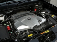 4.6リッターV8ノーススターエンジンは、可変バルブタイミング機構や電子制御スロットルコントロールを採用。324psと42.8kgmを発生する。