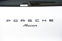 ポルシェ・マカン
    