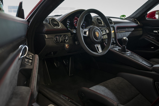 ポルシェ718ボクスターGTS 4.0／718ケイマンGTS 4.0【海外試乗記