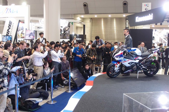 東京モーターサイクルショー19 Bmw カワサキ ビジュアル21枚 画像 写真 Webcg