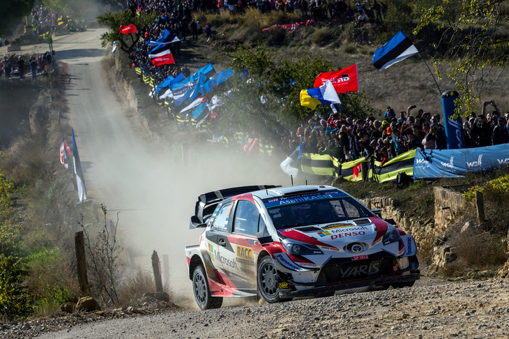 現在のWRCで唯一のミックスサーフェイスラリー（グラベルとターマックの両方のステージが用意されるラリーのこと）となるカタルーニャ。初日の金曜日はグラベルステージで行われる。