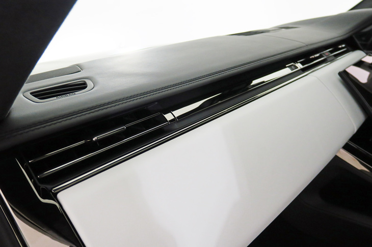 レンジローバー・スポーツSVエディションワン（ダッシュボード）