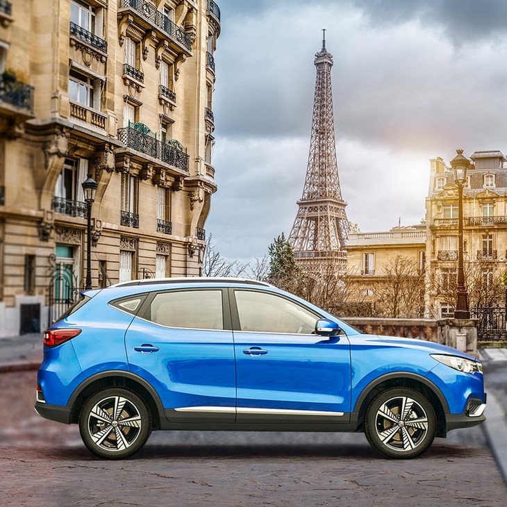 「MG ZS EV」は急速充電を使えば40分で80％のチャージが可能。欧州大陸でMGはEVブランドとして再出発する。