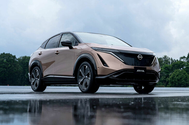 日産アリア／価格：4万7490ユーロ（約665万円）より／市場投入時期：2022年／このオールエレクトリッククーペの航続距離は最大520kmといわれており、日産初の新しいブランドフェイスを持つモデルである。また、凝縮感のあるコックピットも斬新だ。