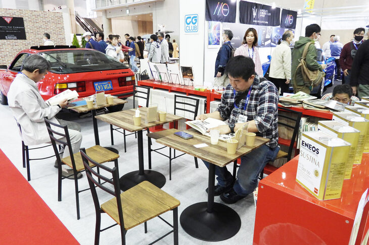 「オートモビル カウンシル2024」より、DUPROの展示ブースの様子。