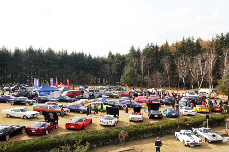 会場は晴れていると目の目に富士山がど～んとそびえ立っているのだが、今回は雲が厚く、残念ながら拝めなかった。