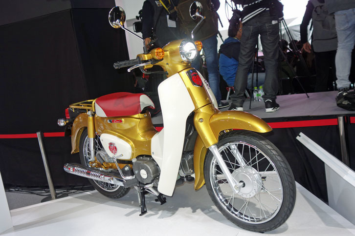 ホンダ・スーパーカブ110“1億台記念車”