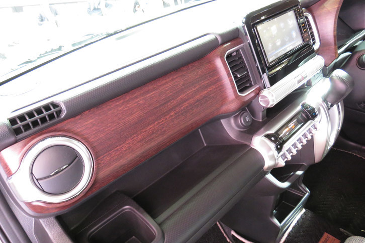 スズキ・クロスビー アウトドア アドベンチャー（インテリア）