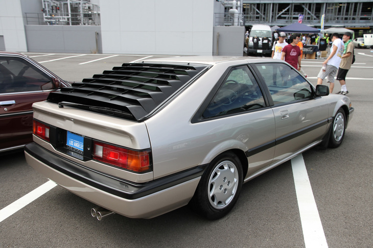 どこかで見たような3ドアハッチバック。果たして車種はなんでしょう？　なお、車名やメーカー名などを示すエンブレムなどは、画像処理で消してあります。