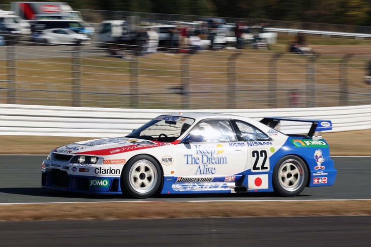 1995年のルマン24時間で総合10位に入った「NISMO GT-R LM」。ベースは「スカイラインGT-R」（BCNR33）で、ルマンで駆った近藤真彦氏がドライブ。