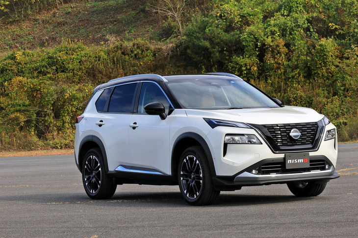 NISMOのスタッフいわく、「エクストレイル」の試乗車に装着された機能パーツはマフラーとエアロのみ……とのことだったが、その走りは実によくまとまっていた。