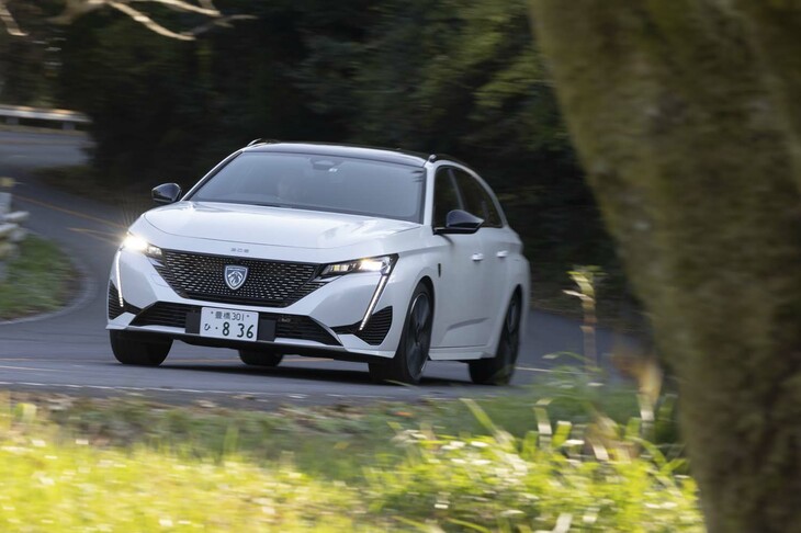 筑波山の右コーナーを行く。ハンドリングは極めて正確だ。