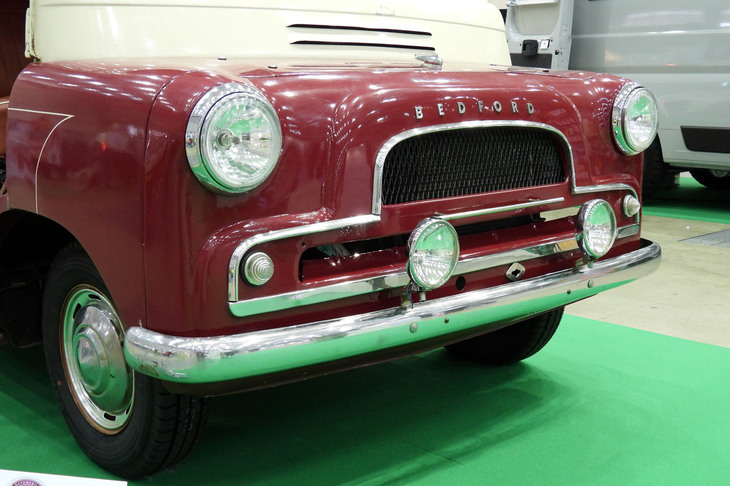 ベッドフォードCAドーモビル（1961年）／Classic Camper Japan by RANGERS