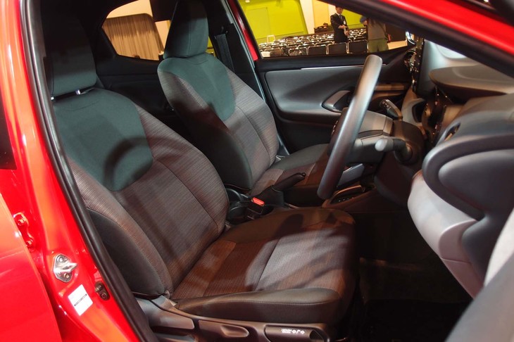 シートのデザインは、グレードごとに異なる。