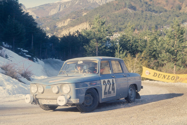 1968年のモンテカルロラリーより、「ルノー8ゴルディーニ」。
