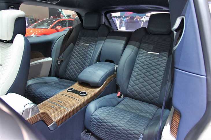 ランドローバー・レンジローバーSVクーペ（リアシート）