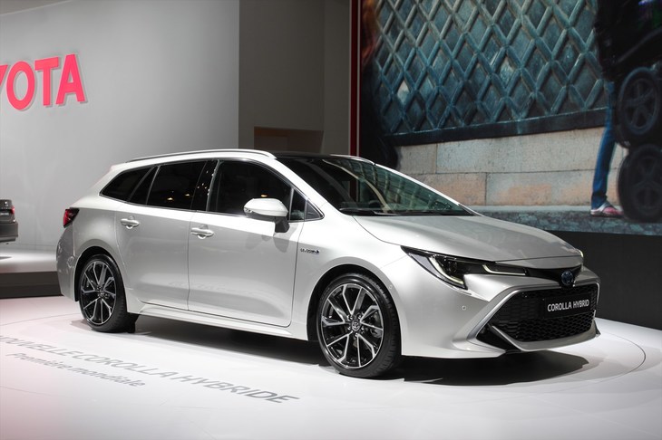 トヨタ・カローラ ツーリングスポーツ