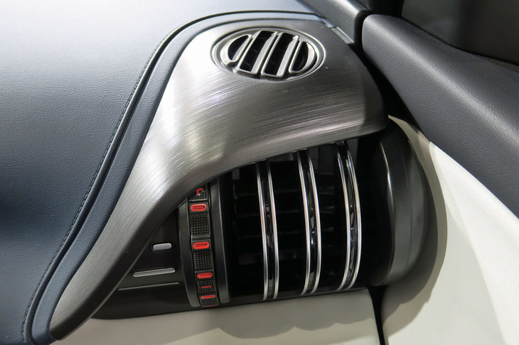 BYDアットスリー（エアコン吹き出し口）