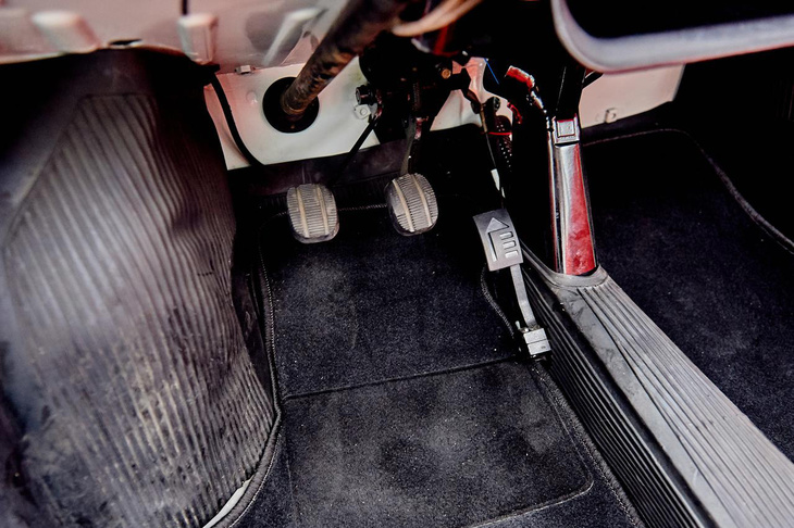 ベース車の4段MTはそのまま残されているが、パワーユニットは1回転目から最大トルクを発生させることができ、エンストもしない電動モーターなので、操作する必要はなし。基本は3速に入れっぱなしでOKだ。