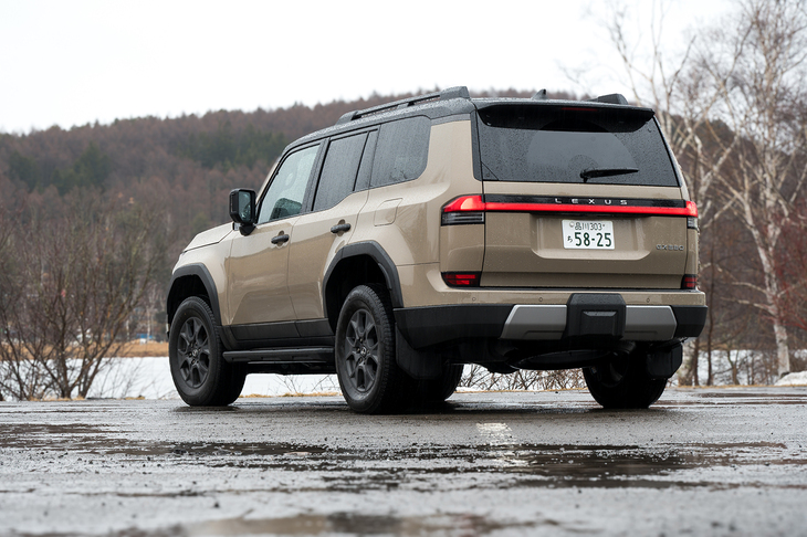 シャシーは「ランドクルーザー“300”」や「レクサスLX」などと同じラダーフレームの「GA-F」を使っている。