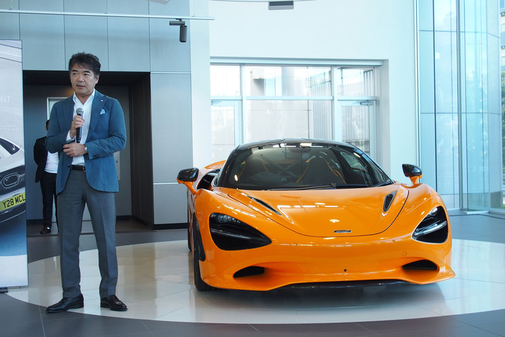 「マクラーレン750S」の発表イベントに登壇したマクラーレン・オートモーティブ・アジア日本代表の正本嘉宏氏。