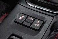 新たに設定されたMT車専用「SPORTモード」の選択スイッチ。