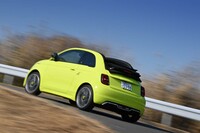 ディフェンダー130アウトバウンド（4WD/8AT）／フィアット・ドブロ（FF/8AT）／アバルト500eツーリスモ カブリオレ（FWD）【試乗記】の画像