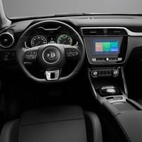 「MG ZS EV」のダッシュボード。同車には「コンフォート」「ラグジュアリー」の2グレードが用意される。