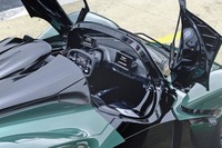オープントップの新型ハイパーカー「アストンマーティン・ヴァルキリー スパイダー」登場の画像